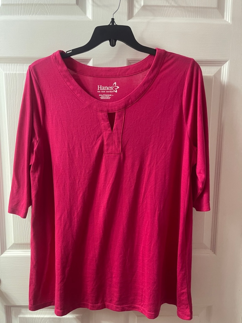 Hanes Women's Bright Fuchsia Scoop-Neck Short Sleeve Top